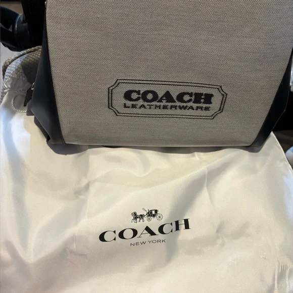 Coach Dalton Bag 31 with Coach Badge - Picture 3 of 15